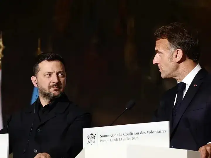 Volodimir Zelenski y Emmanuel Macron.