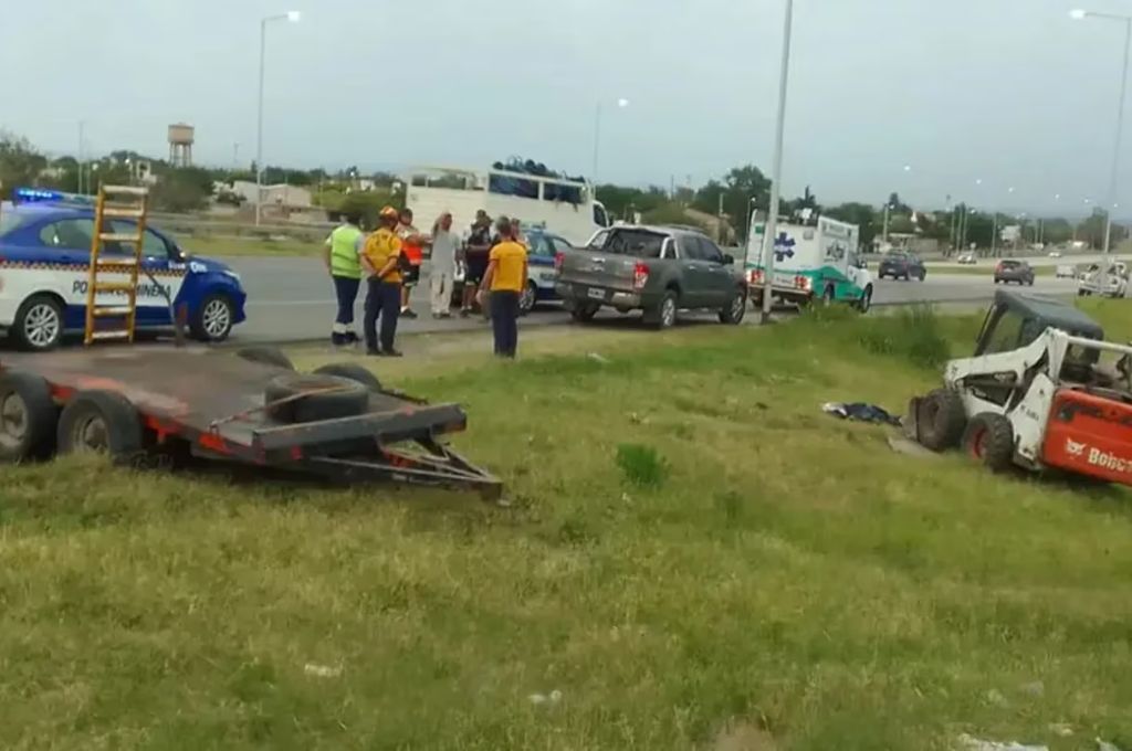 Tragedia en Córdoba: un joven murió aplastado por una máquina que se desprendió de una camioneta