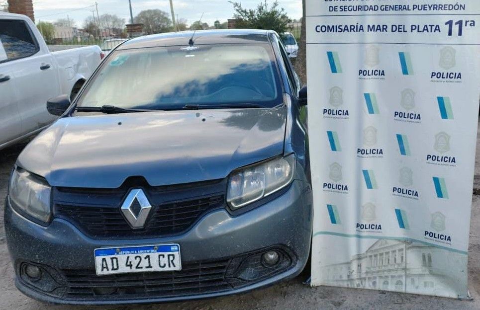 El automóvil fue recuperado en una vivienda de Reforma Universitaria al 2200.