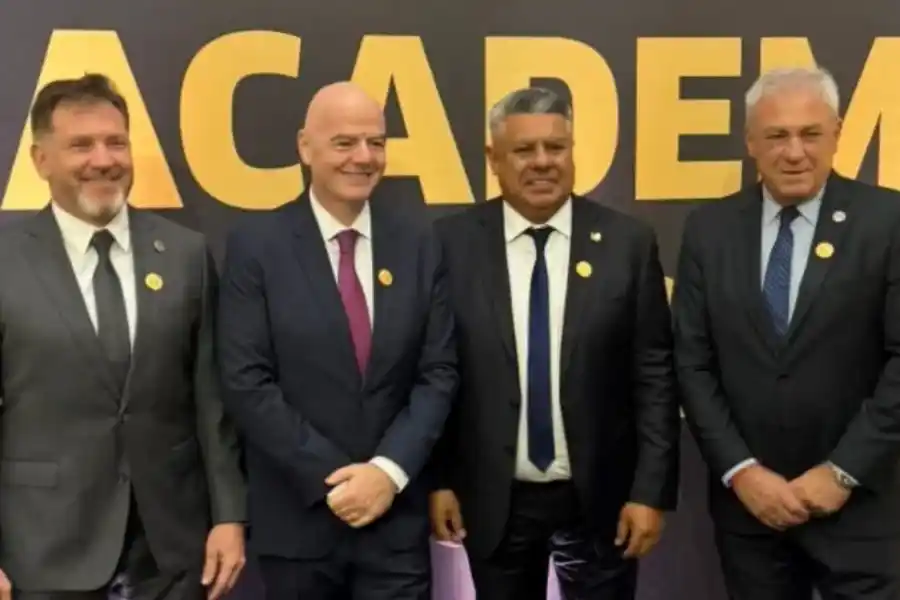 Domínguez, Tapia y Nery Pumpido (El Litoral)