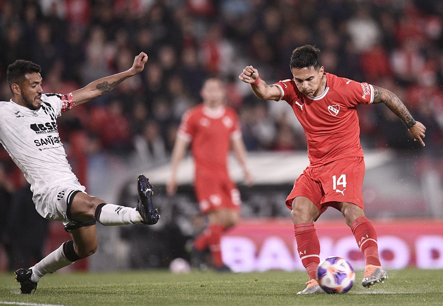 Central Córdoba venció a Independiente y aseguró su permanencia