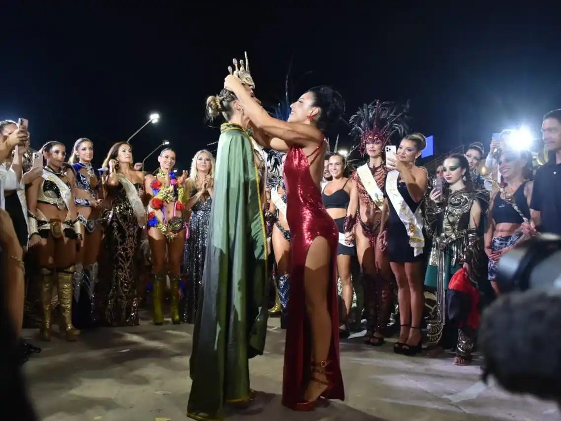 Gualeguaychú vivió una emotiva novena noche del Carnaval del País