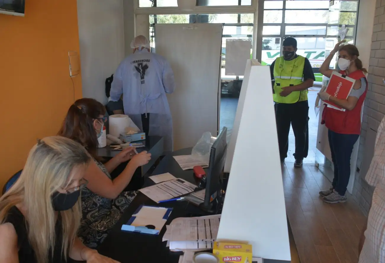 En la Terminal se realizan alrededor de 50 hisopados por día y la demanda crece 