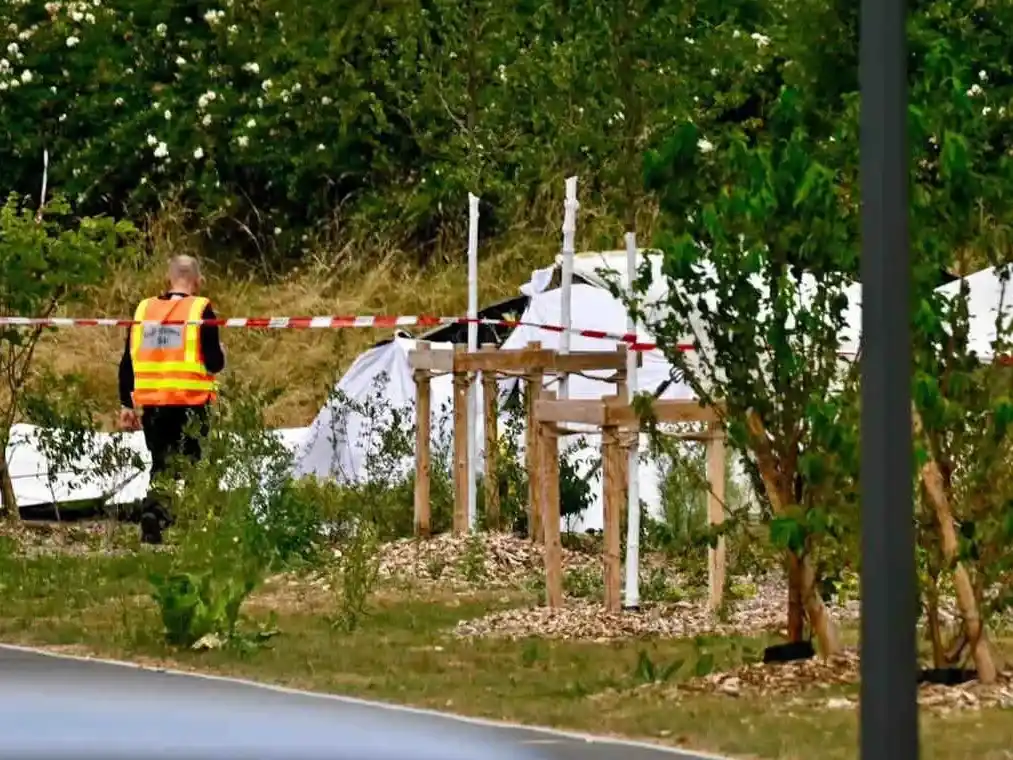 Una aeronave se estrelló en Francia y sus 11 tripulantes fallecieron.