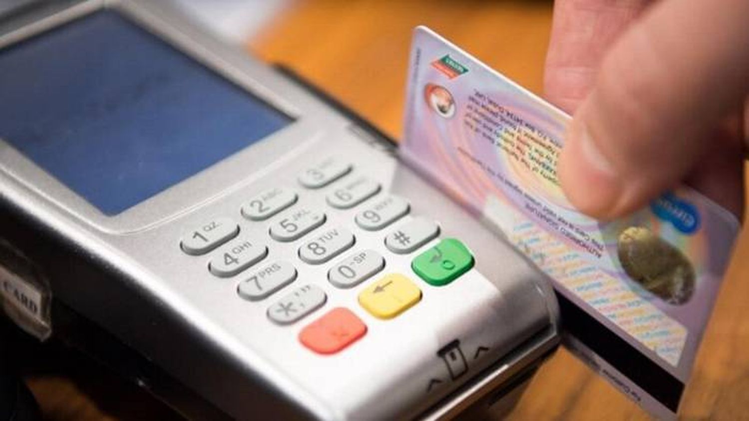 Pago con tarjetas de crédito: será más caro financiar las compras