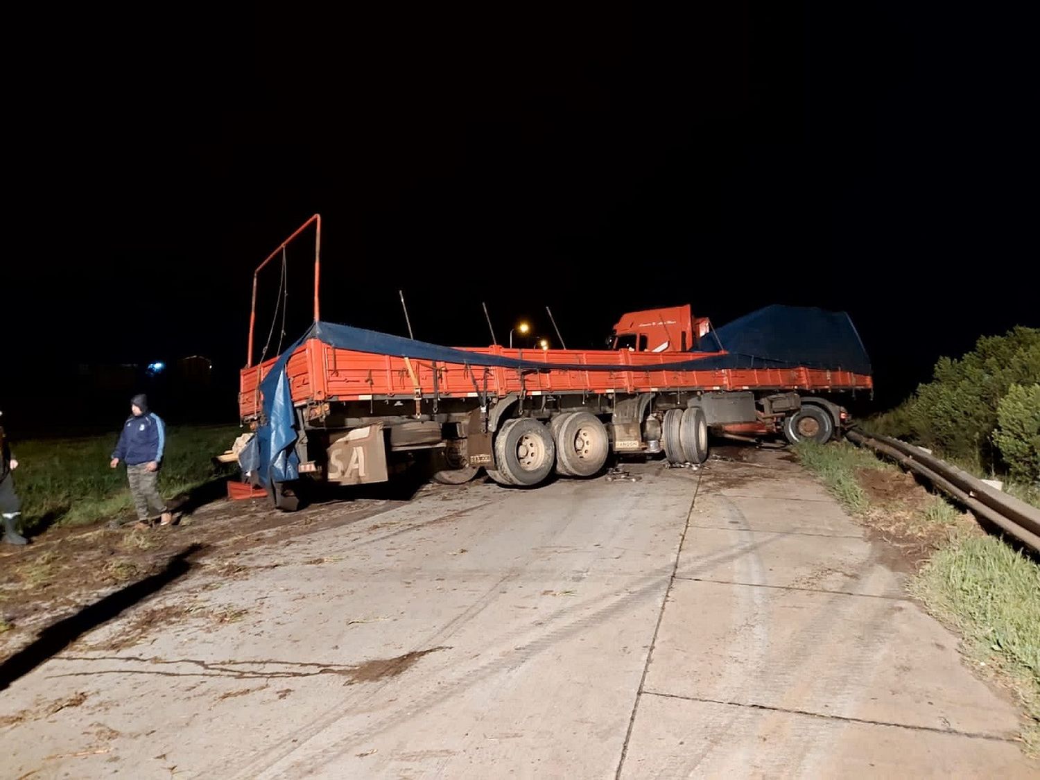 El vuelco de un camión provoca demoras en la autovía Artigas 