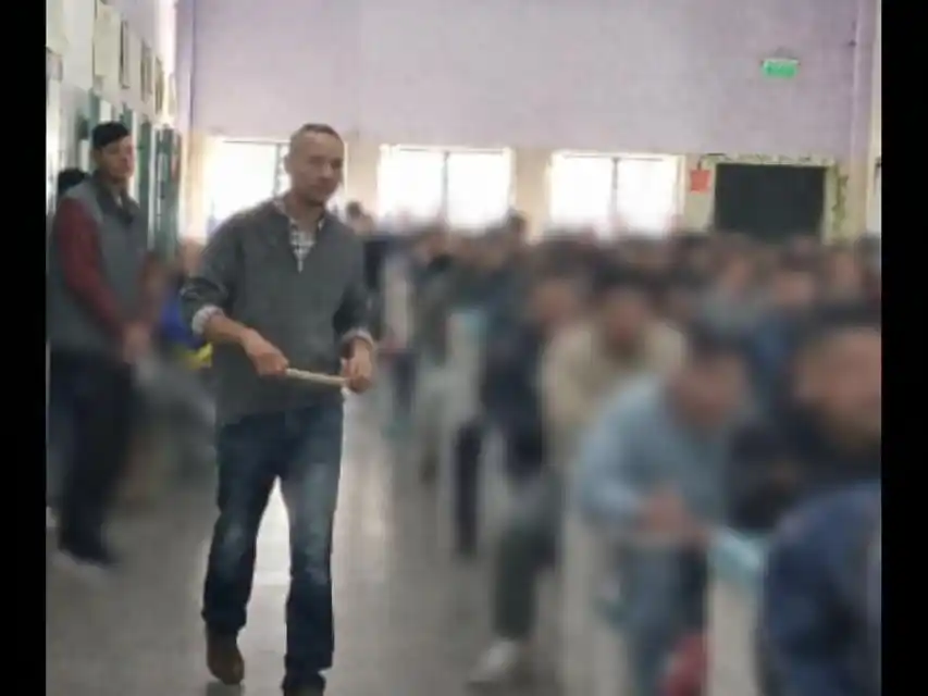 Ya más de 300 presos asistieron a su taller “Un día a la vez”