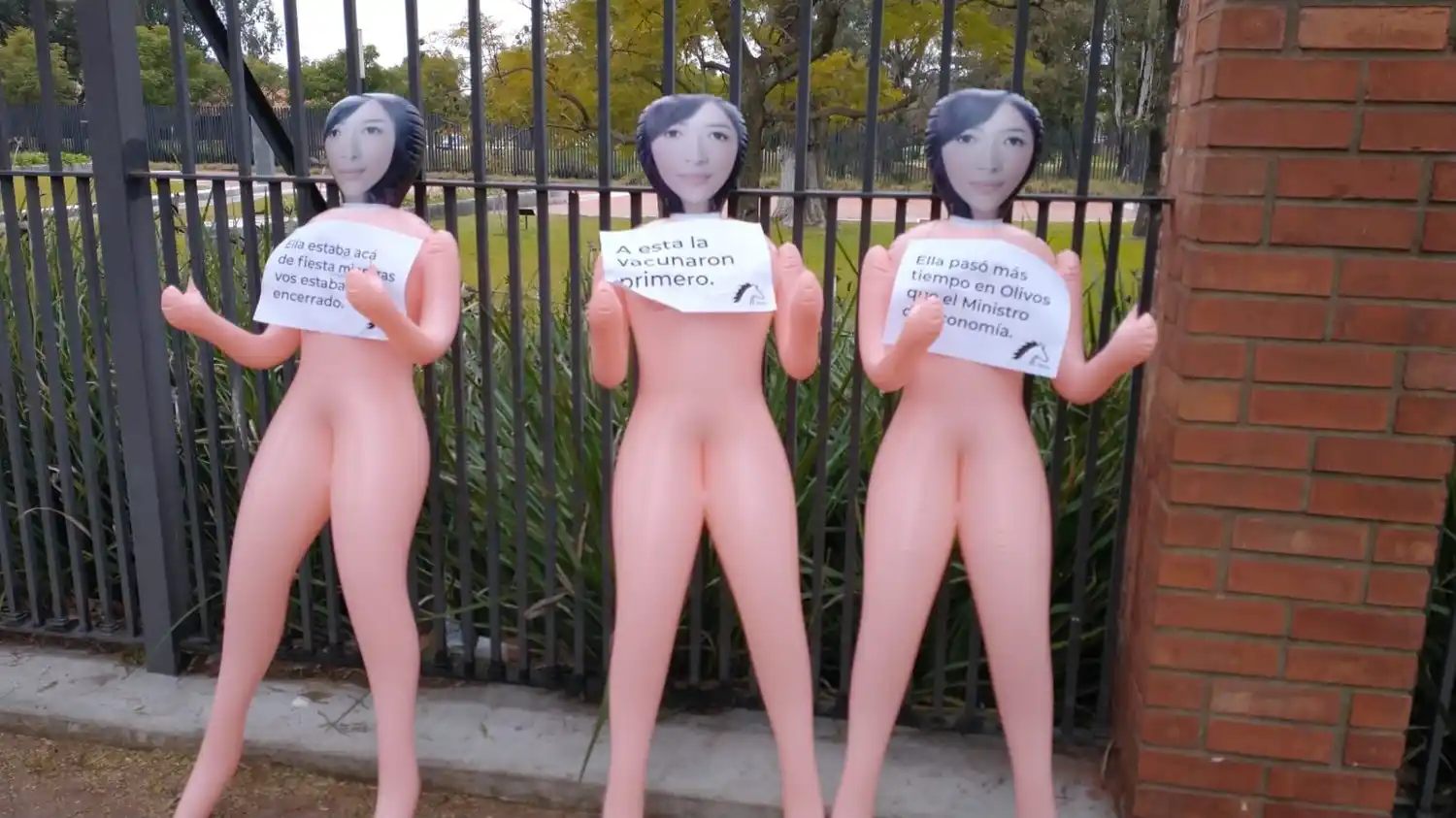 Jóvenes PRO: De las “bolsas mortuorias” a las “muñecas” por la visitas en la residencia de Olivos