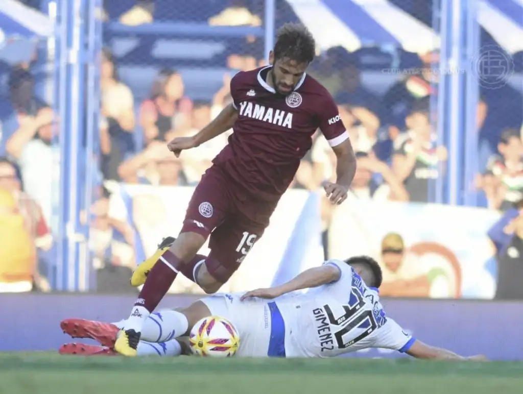Vélez cerró con una goleada frente a Lanús