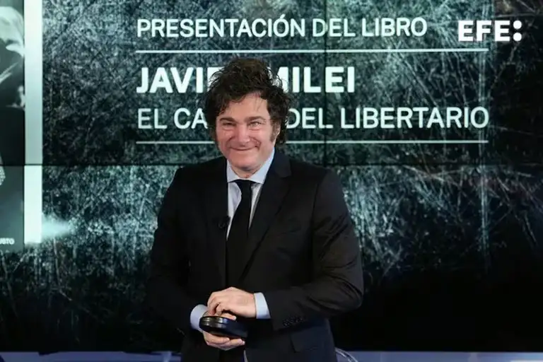 El Presidente reforzó la posición de Luis Caputo dentro del Gobierno al echar a funcionarios que cuestionaron aspectos económicos.