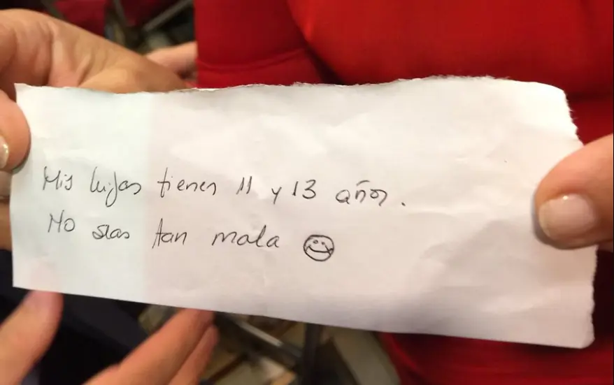 El "papelito" de Caputo: En medio de un revuelo, se levantó la sesión donde estuvo el ministro de Finanzas