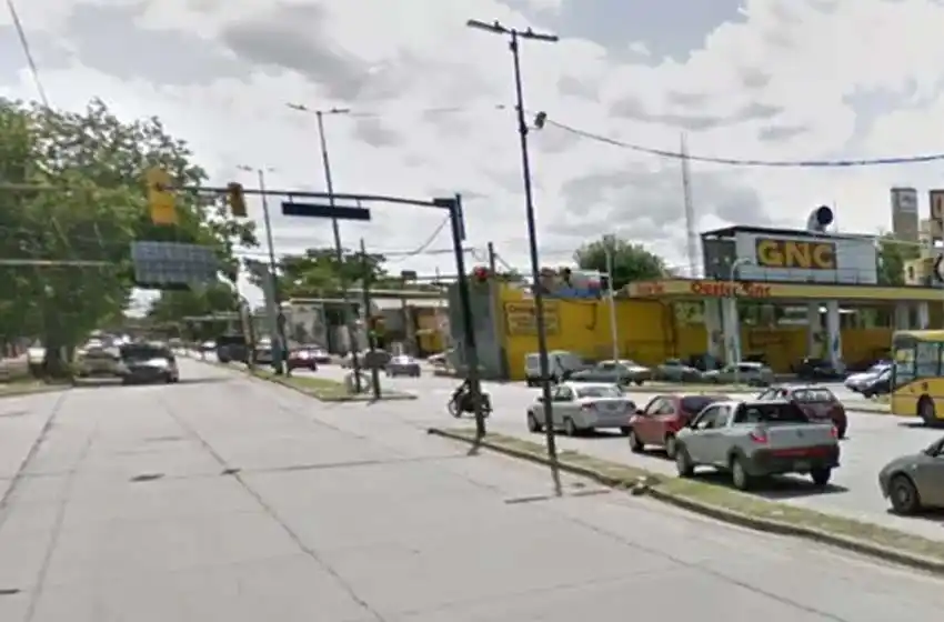 Una mujer en bicicleta murió tras ser atropellada por una moto en Mendoza y Circunvalación