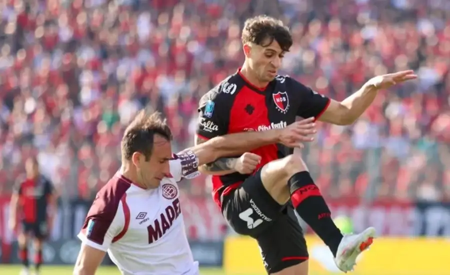 Newell's igualó sin goles ante Lanús en el Coloso y estiró su invicto a siete partidos