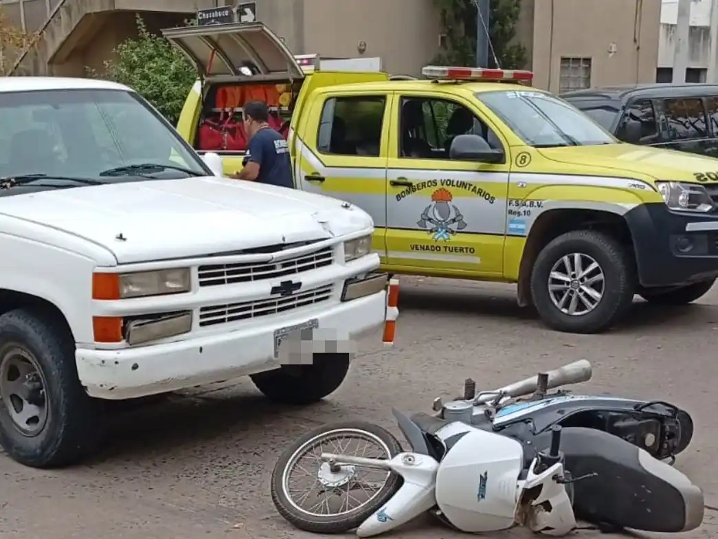 Fuerte choque con un hombre de 59 años herido.