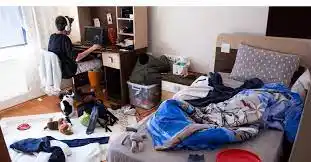 El desorden es un síntoma de una casa enferma. 