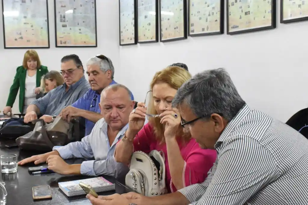 AGMER convoca a huelga ante estancamiento en paritarias docentes