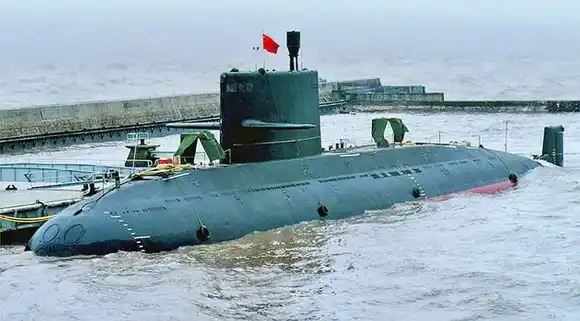 Indonesia halla partido en tres el submarino hundido y da por muertos a sus 53 tripulantes