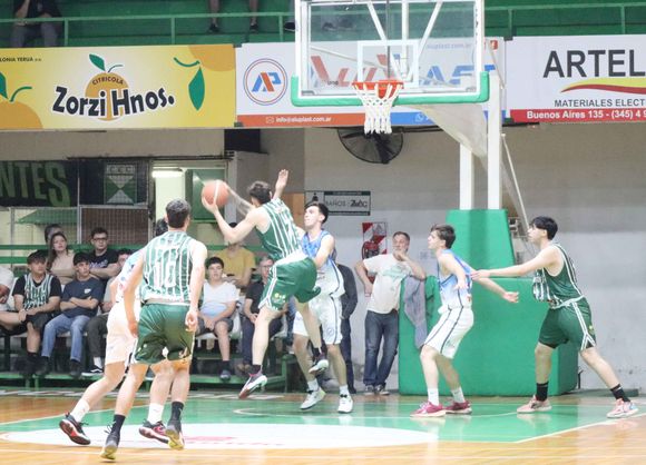 Estudiantes se quedó con el primero ante Ferro y van por el segundo partido