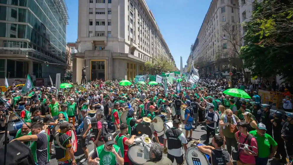 El Gobierno descontará el día a los estatales que adhieran al paro contra la reforma laboral