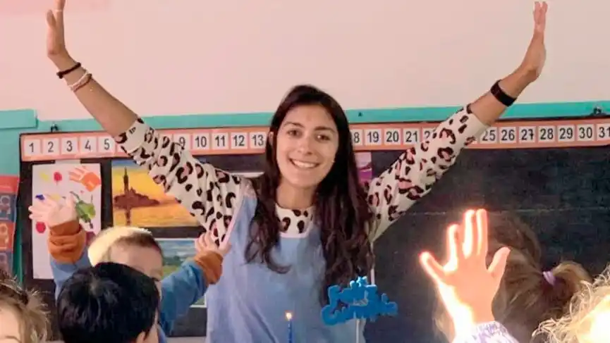 Junto a sus alumnos. En el Jardín de Infantes Nº 901