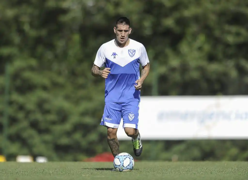 El futuro de Centurión se debate entre tres equipos