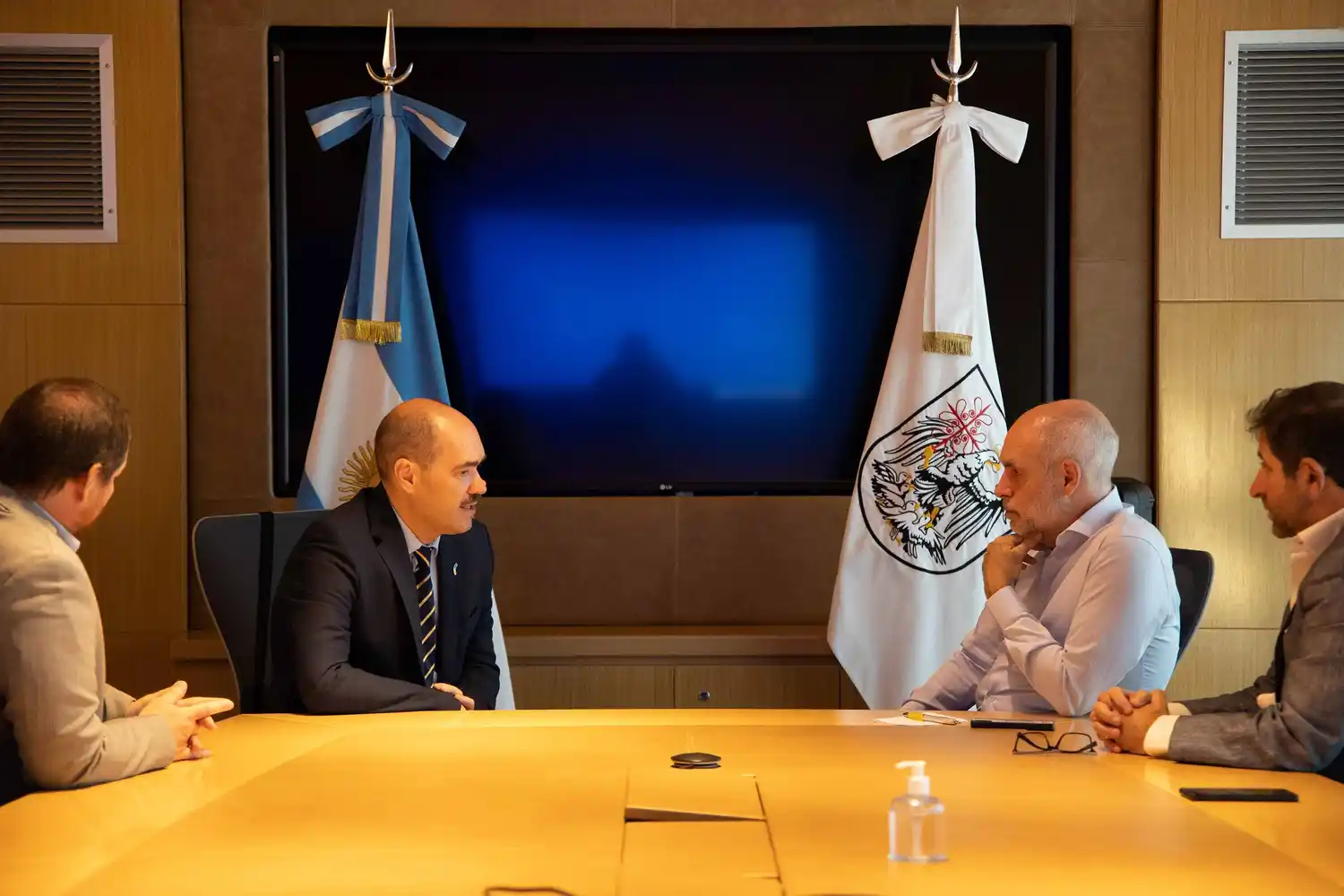 Rodríguez Larreta recibió al encargado de Negocios y representantes de la comunidad ucraniana