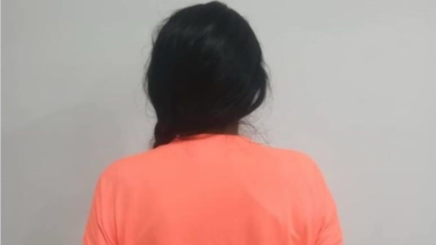 PUSIERON LOS GANCHOS a mujer que por celos desenfrenados atacó a su pareja con arma blanca
