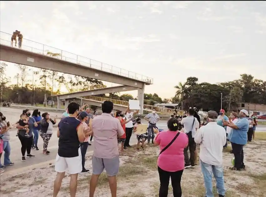 Vecinos de Villa del Carmen acordaron levantar el corte de la ruta nacional 11
