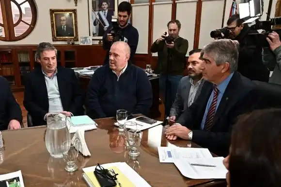 El gobierno reconoció un desfasaje de, al menos, 2 puntos entre salarios e inflación