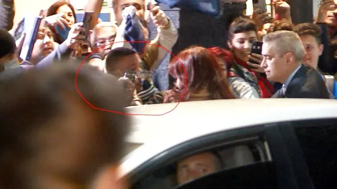 Atentado a Cristina Fernández: la jueza dictó el secreto se sumario y cree que el sospechoso no actuó solo