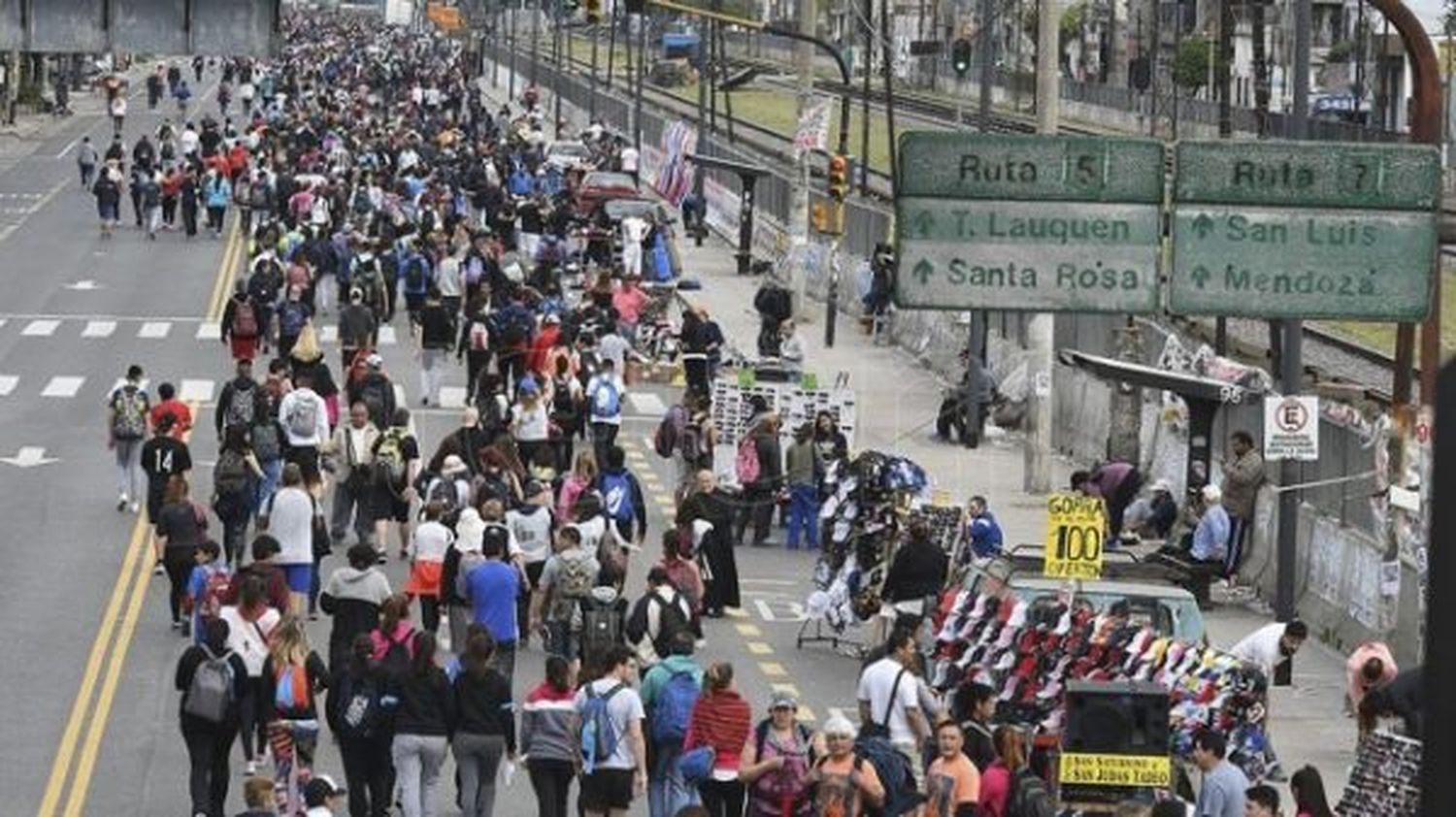 Miles de jóvenes marchan a Luján con el lema «Madre, enséñanos a construir la paz»