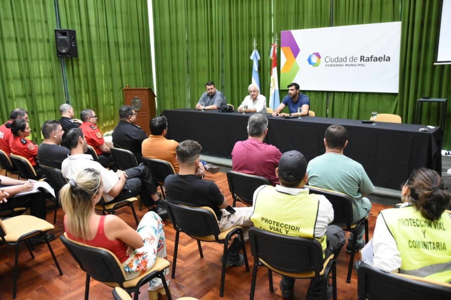 Culminó la visita de las autoridades de Protección Civil del Gobierno nacional con una charla que estuvo destinada a las fuerzas que trabajan en la seguridad de nuestra ciudad.