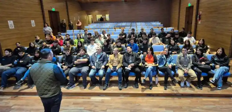 Jóvenes chaqueños de la EPET N.º 26 de Colonia 
San Martín visitaron el Polo Científico de Formosa