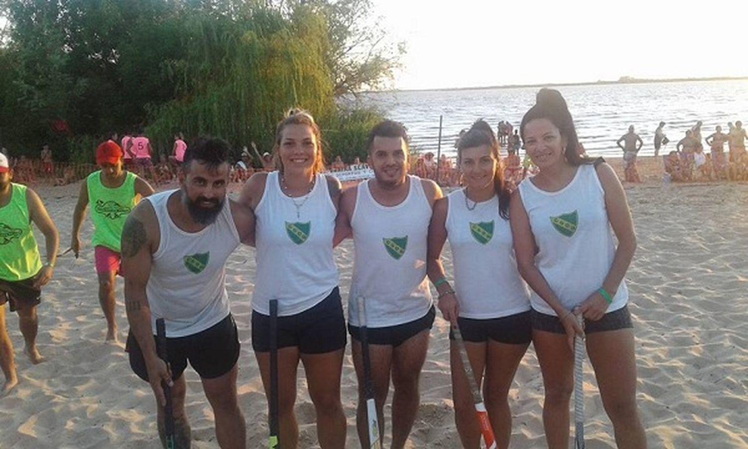 Con éxito se desarrolló el Five de Hockey Playa en el Ñandubaysal