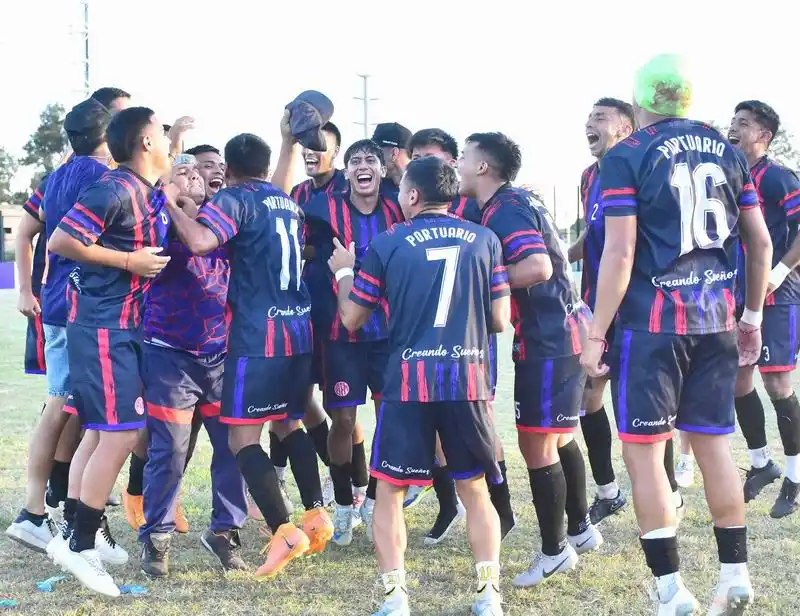 1.º de Mayo eliminó a 8 de
Diciembre y avanzó de fase