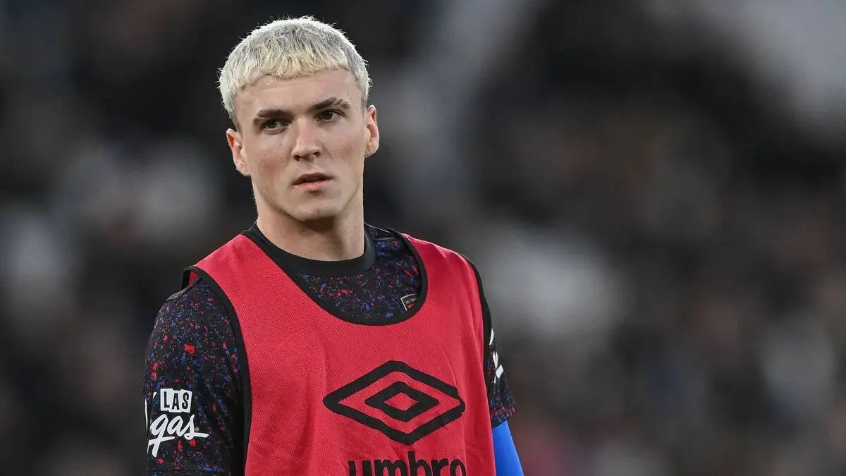 Escándalo en la Premier League: Bournemouth apartó a Álex Jiménez tras la difusión de supuestos chats con una menor