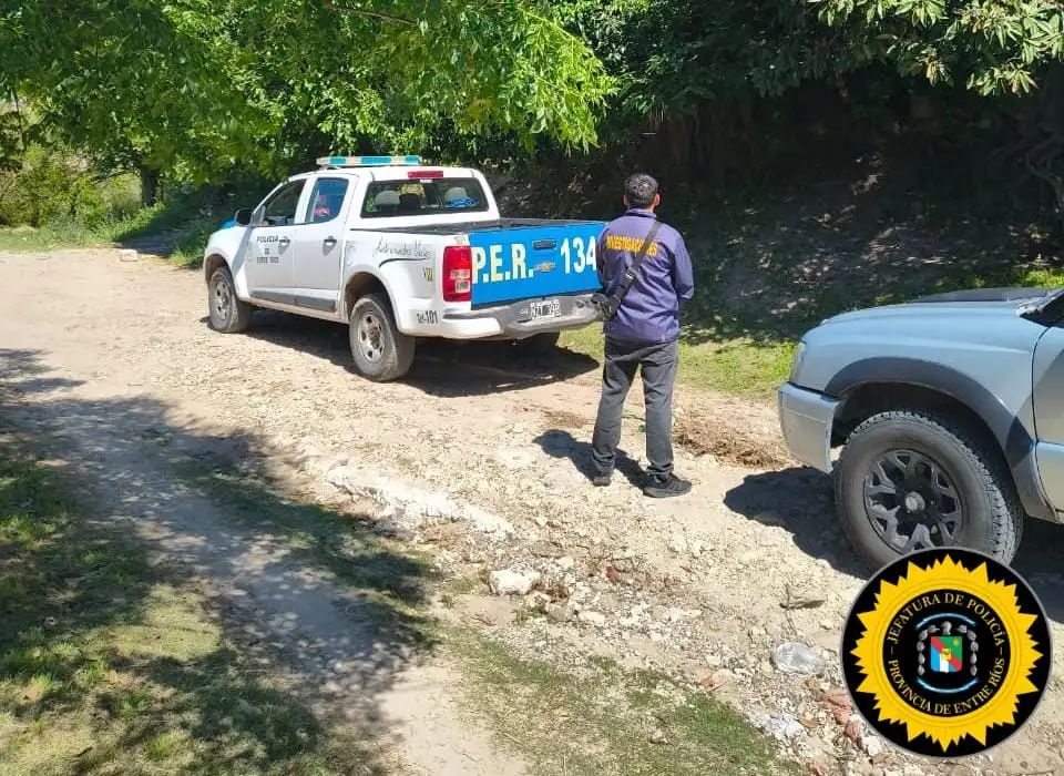 Una funcionaria policial resultó herida tras ser embestida por una menor en motocicleta que se dio a la fuga en Victoria