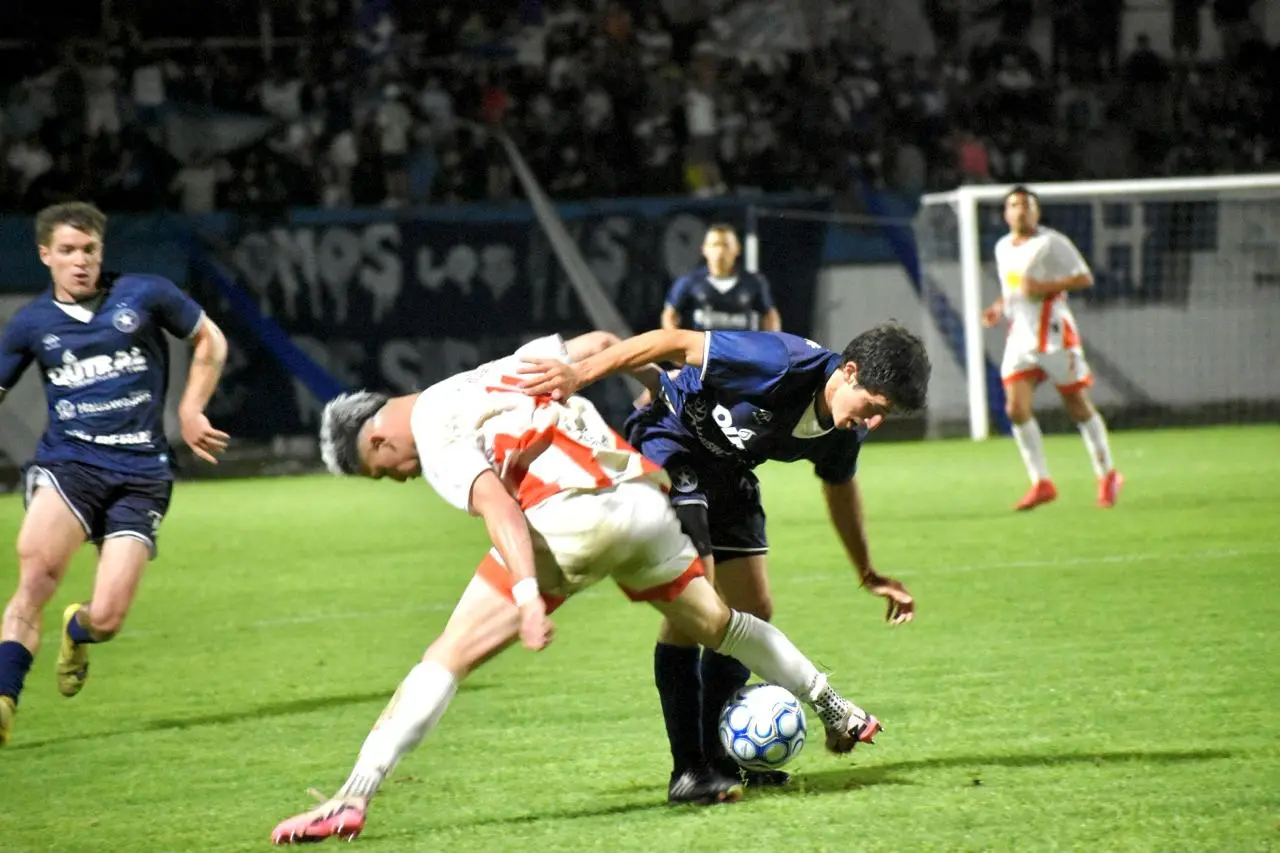 Huracán perdió y quedó último