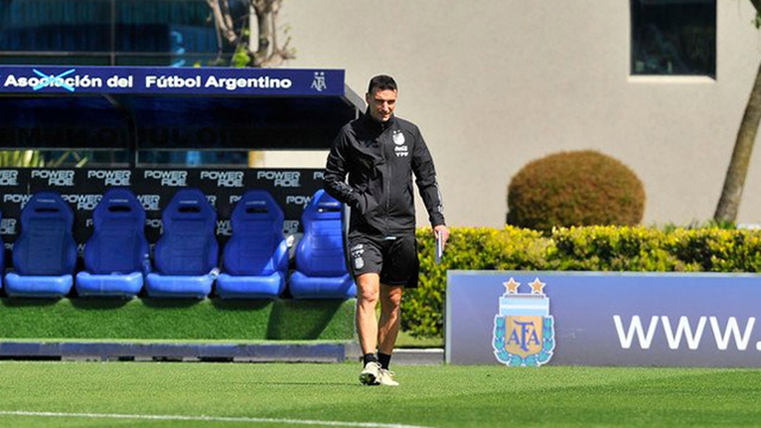 Scaloni pierde otro futbolista para jugar con Uruguay y Brasil