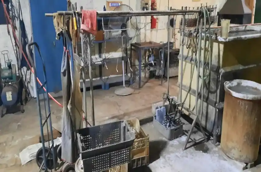 Allanan una metalúrgica en zona sur sospechada de contaminación