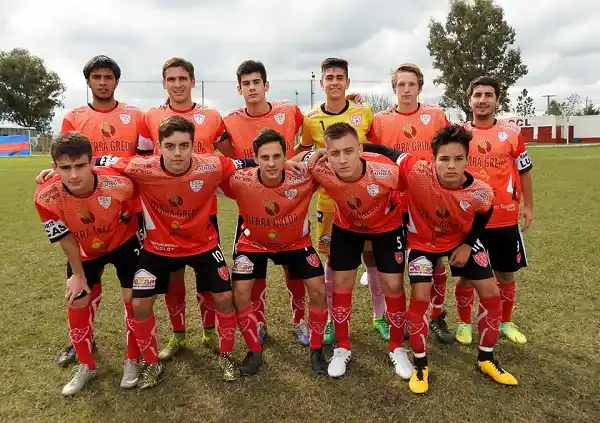 Inferiores: jornada accidentada en Urdinarrain
