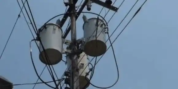 Explosión de transformadores deja sin luz a Lomas del Ávila