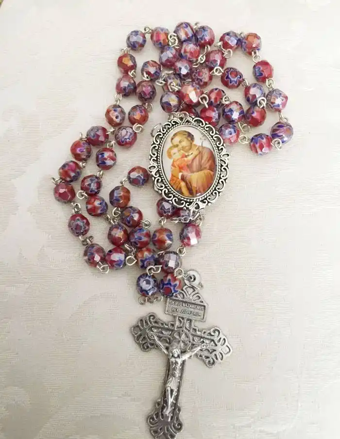El rosario de San José ,  ¿Qué es y cómo rezarlo?