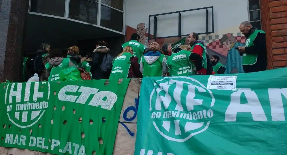 ATE: "El Gobierno descarga la crisis sobre los trabajadores y jubilados"