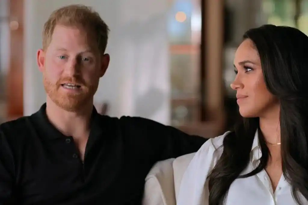 El príncipe Harry apuntó contra el Palacio de Buckingham y el príncipe Guillermo