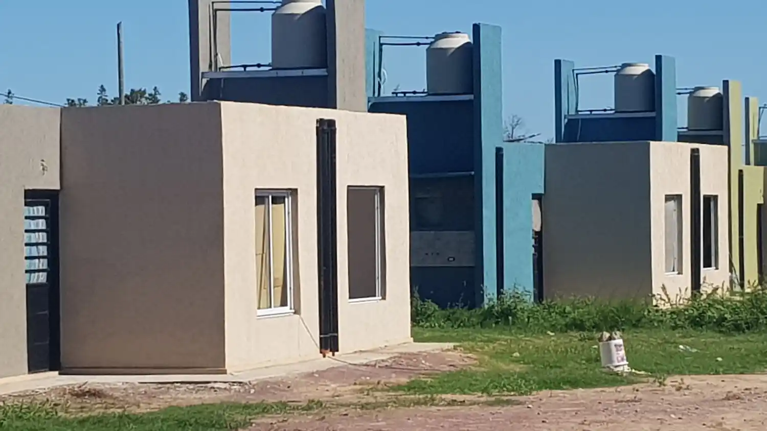 Las 84 viviendas, a casi un mes de la toma de posesión.