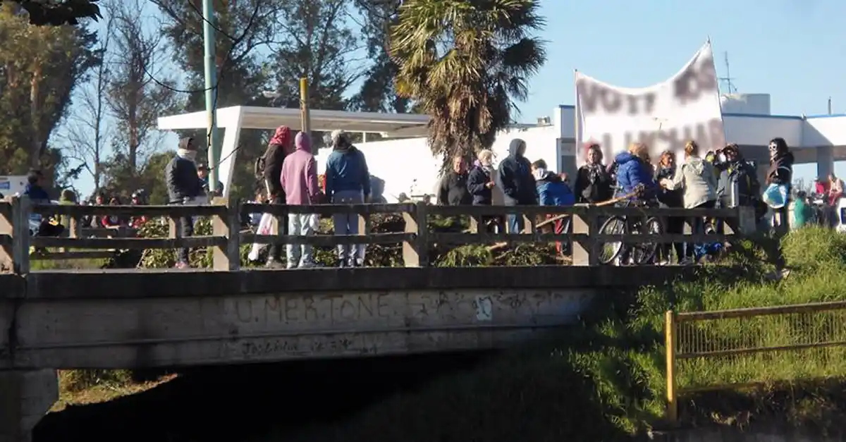 Corte en Ruta 2 generó serios problemas en el tránsito de zona norte