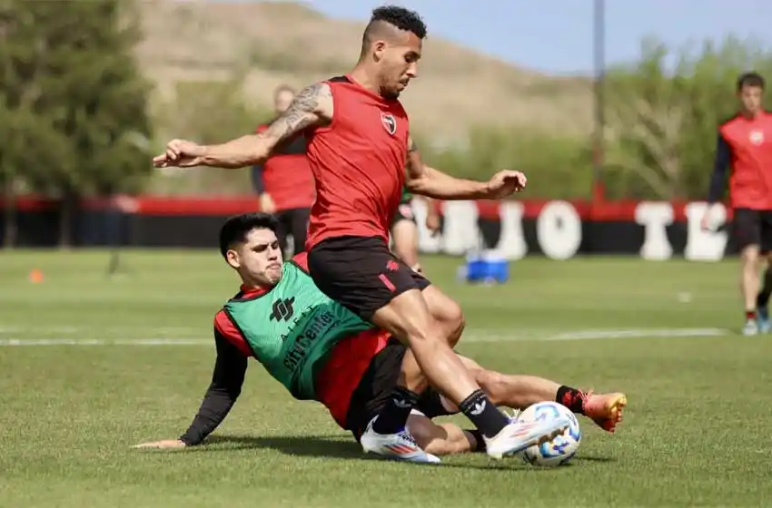 Tras el debut auspicioso como DT, Lunari movería una sola ficha en Newell's para visitar a Riestra