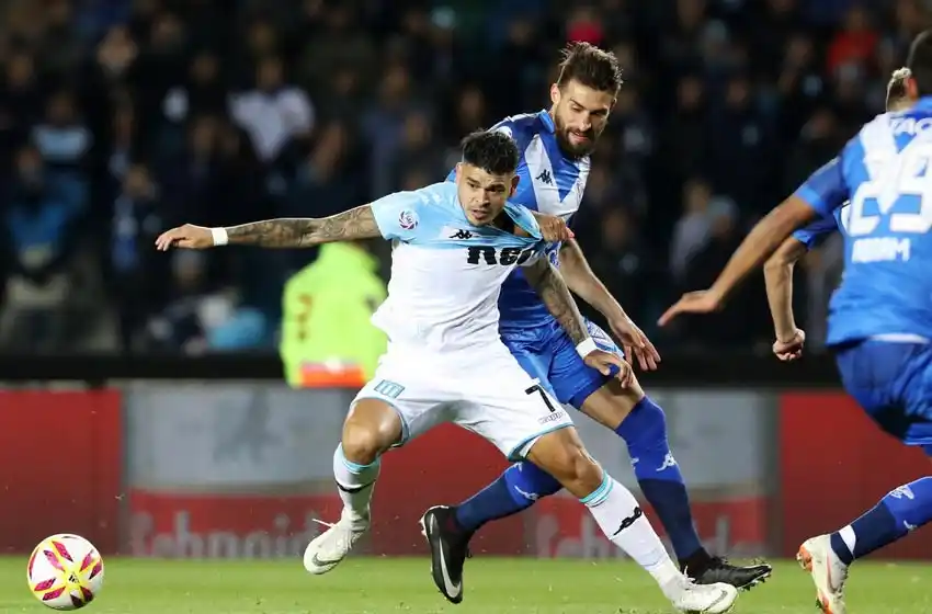 Racing fue oportuno y se quedó con todo ante Velez