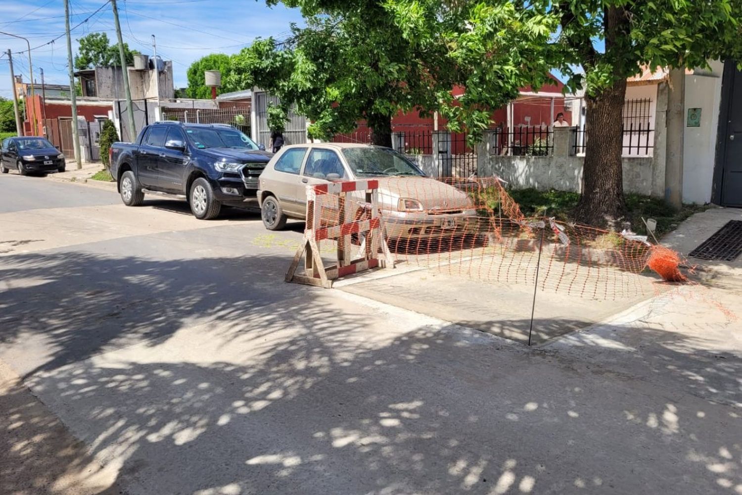 Continúan con las obras de bacheo en diversos barrios de la ciudad